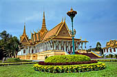 Phnom Penh - The Royal Palace, Preah Tineang Tevea Vinichhay (Throne Hall)